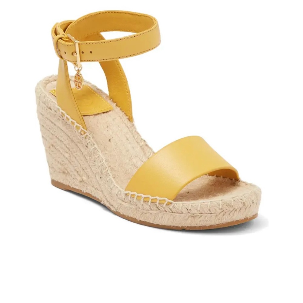 Tory Burch Size 6 open toe sandals